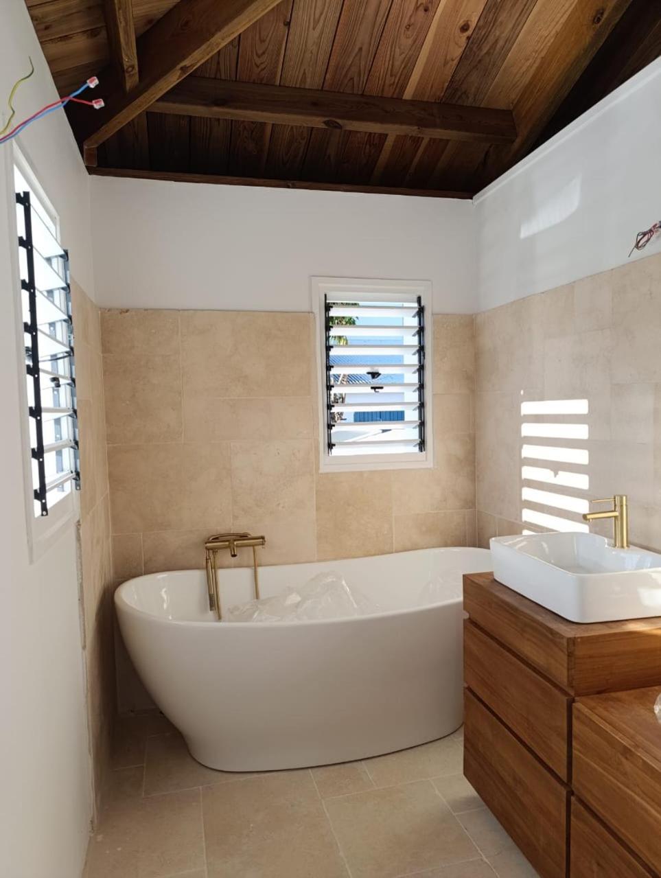 La Kaz Banian Hotel Saint Pierre Bagian luar foto