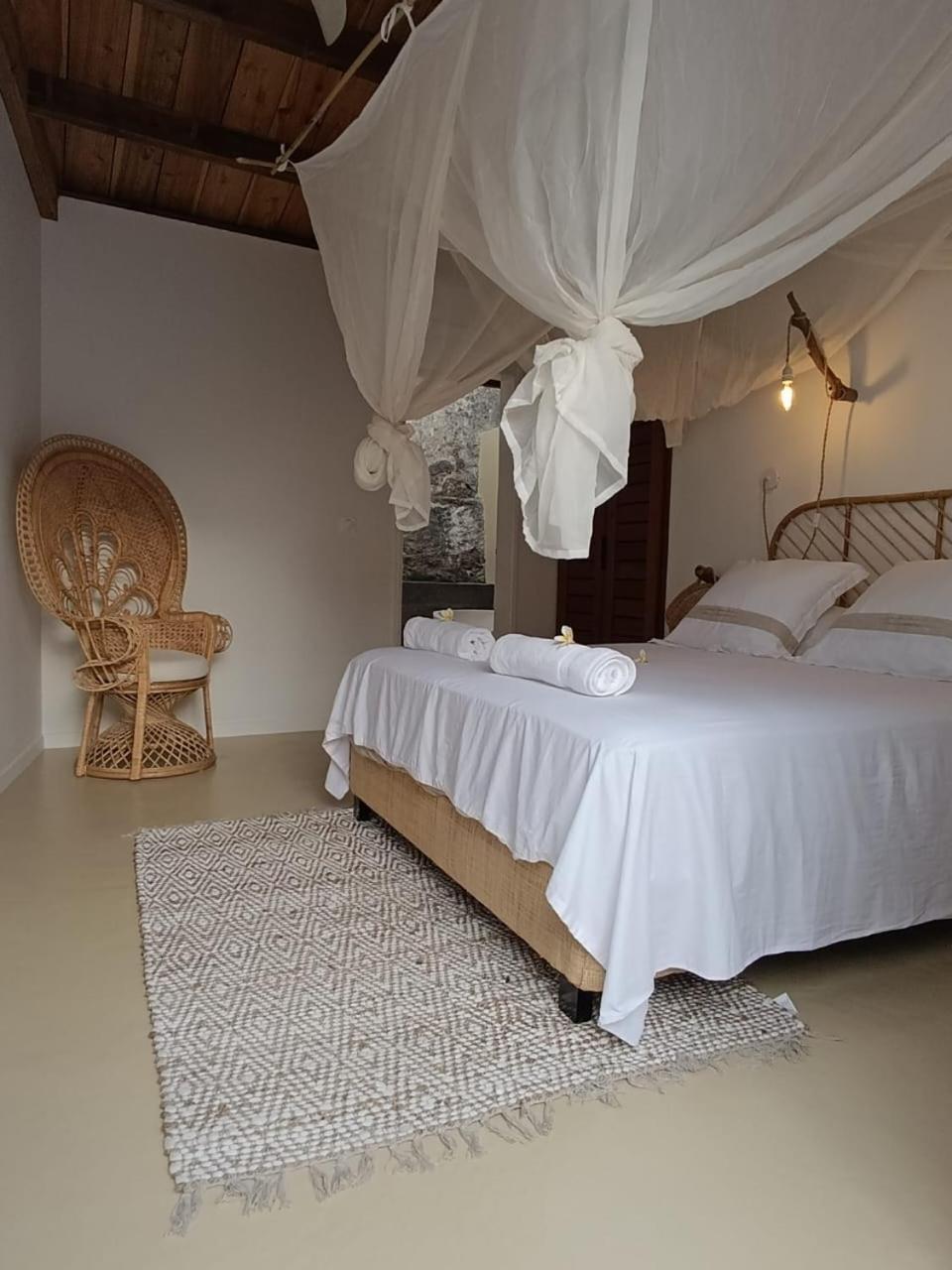 La Kaz Banian Hotel Saint Pierre Bagian luar foto